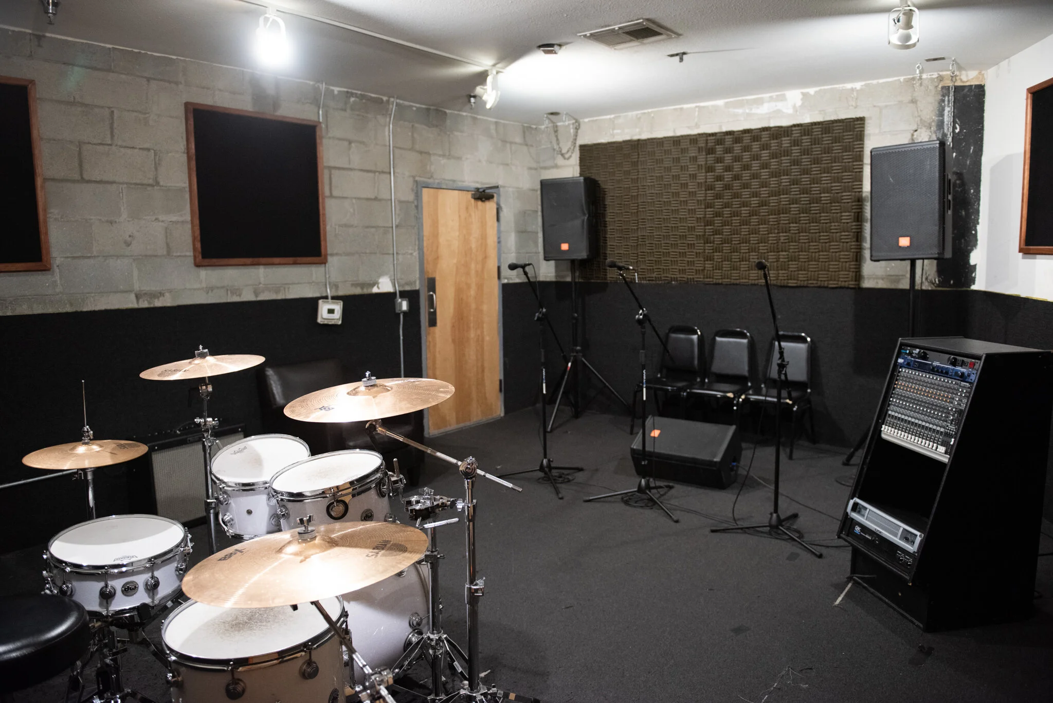 STUDIO 1 — AMP